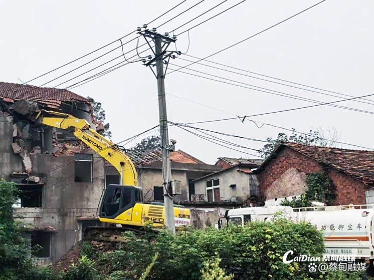 “项目落地等不起也慢不得” 蔡甸现代城建设假期按下“加速键”